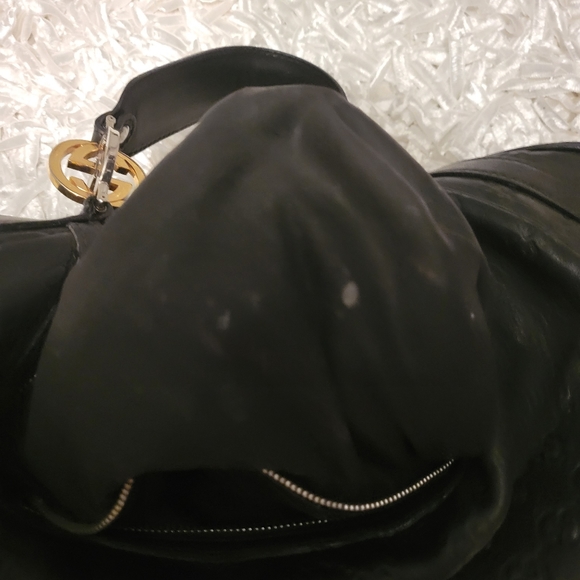Authentic black Leather Gucci bag. - Picture 7 of 9